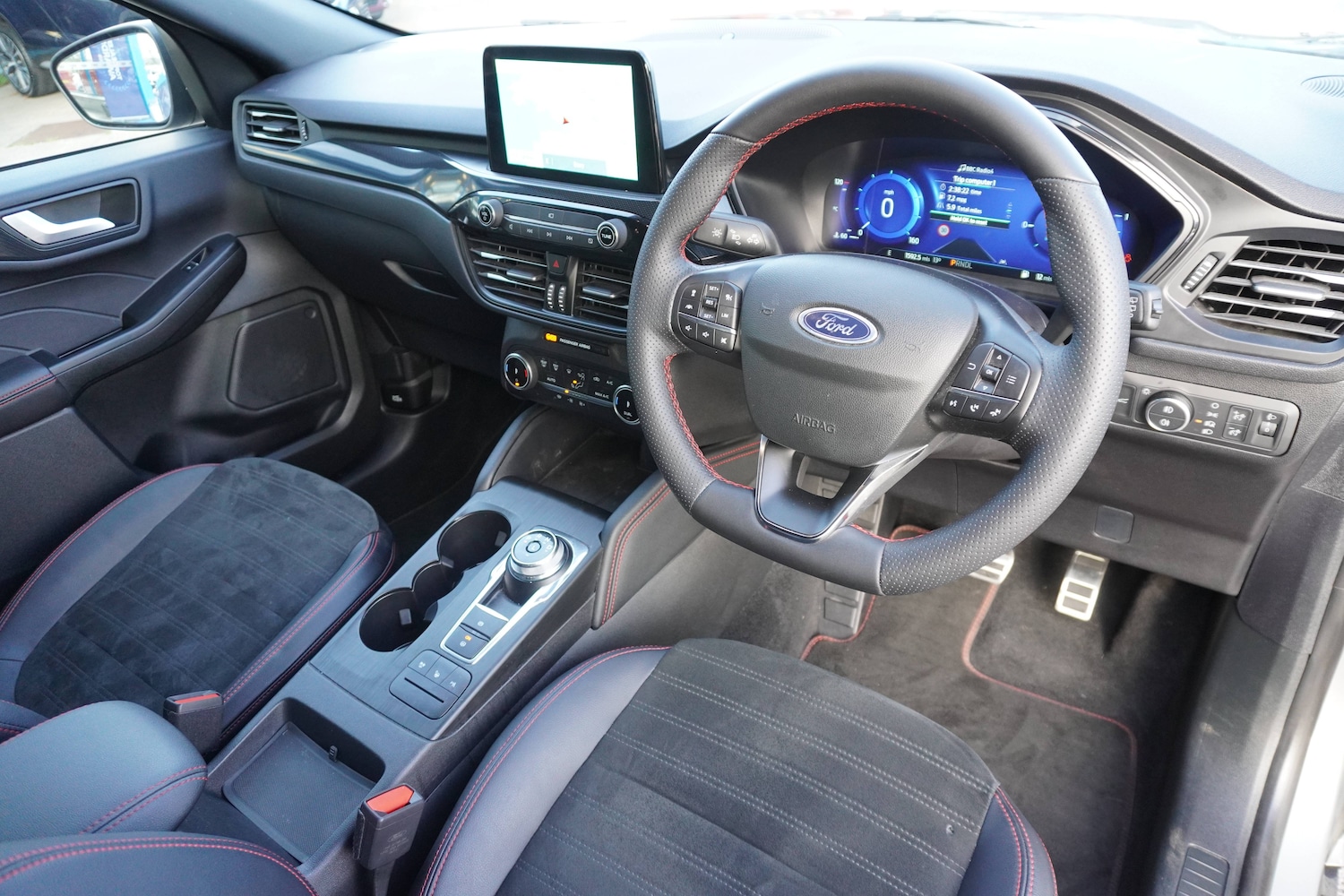 Used Ford Kuga 2024 for sale - 76598628: Photo 4