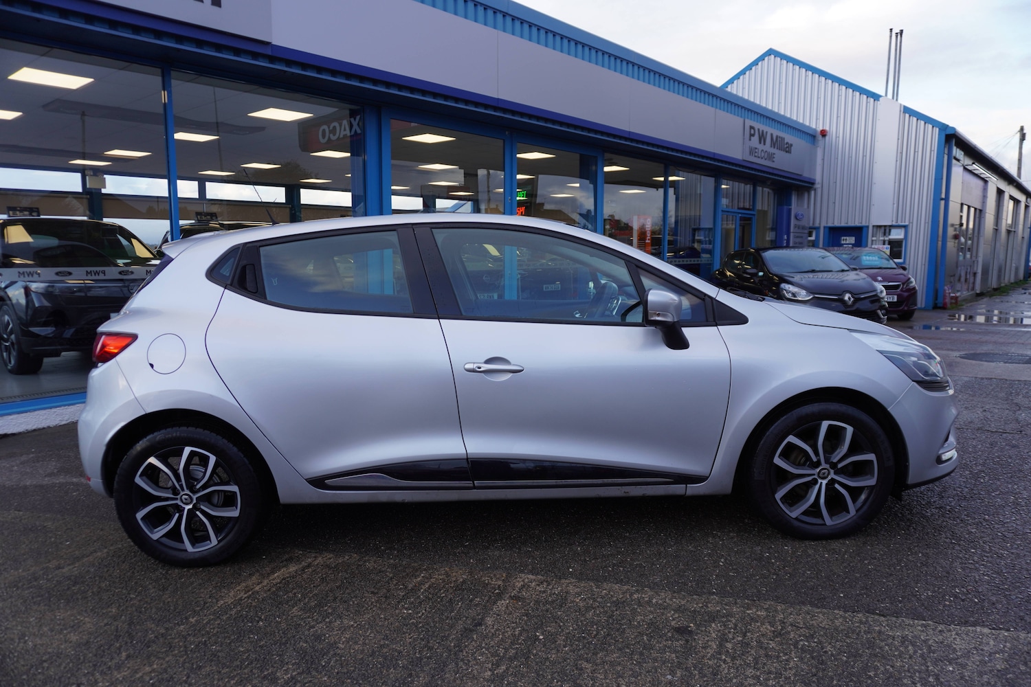 Used Renault Clio 2025 for sale - 76598647: Photo 2