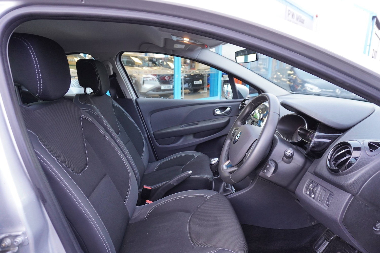 Used Renault Clio 2025 for sale - 76598647: Photo 5