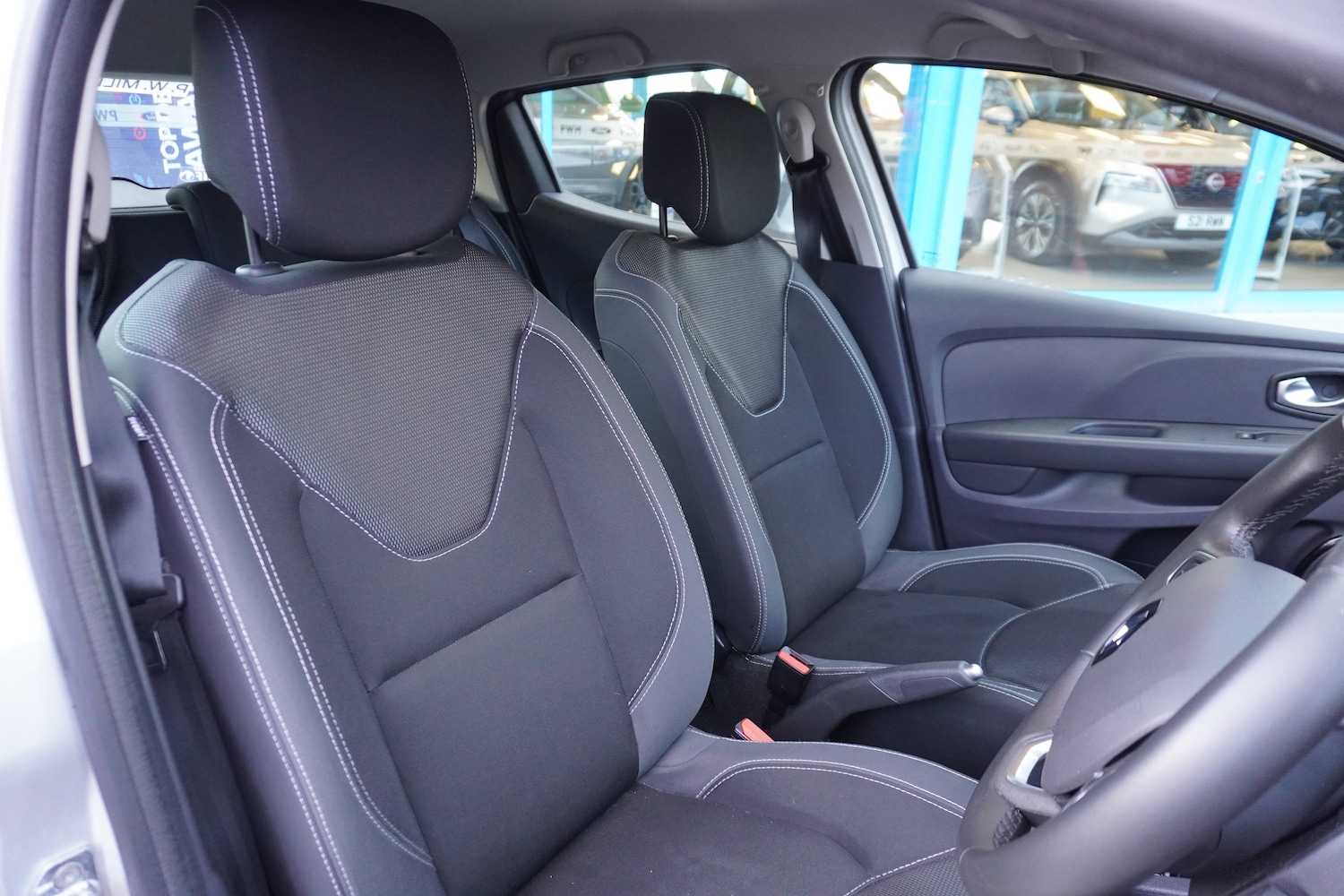 Used Renault Clio 2025 for sale - 76598647: Photo 6