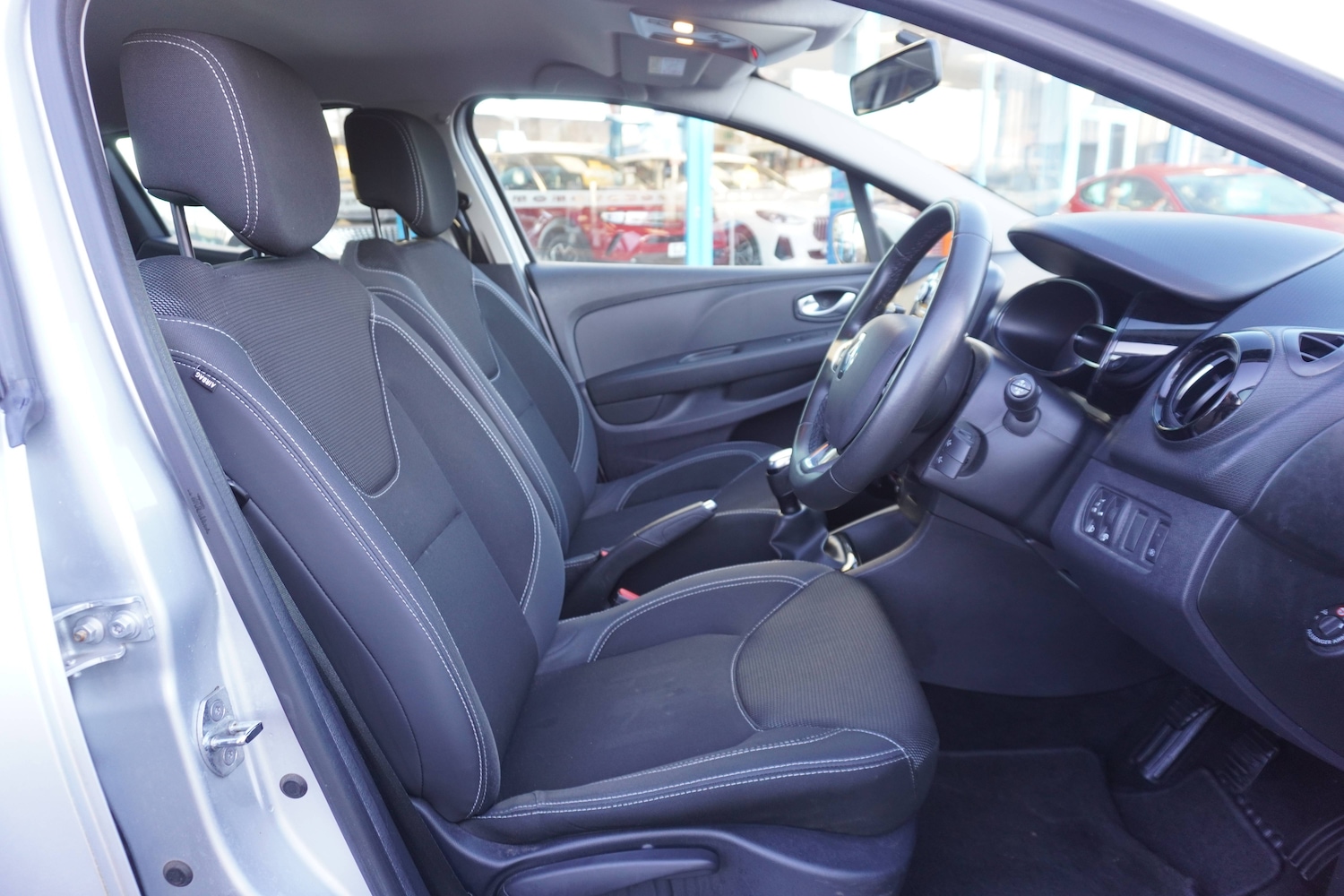 Used Renault Clio 2025 for sale - 76723398: Photo 5