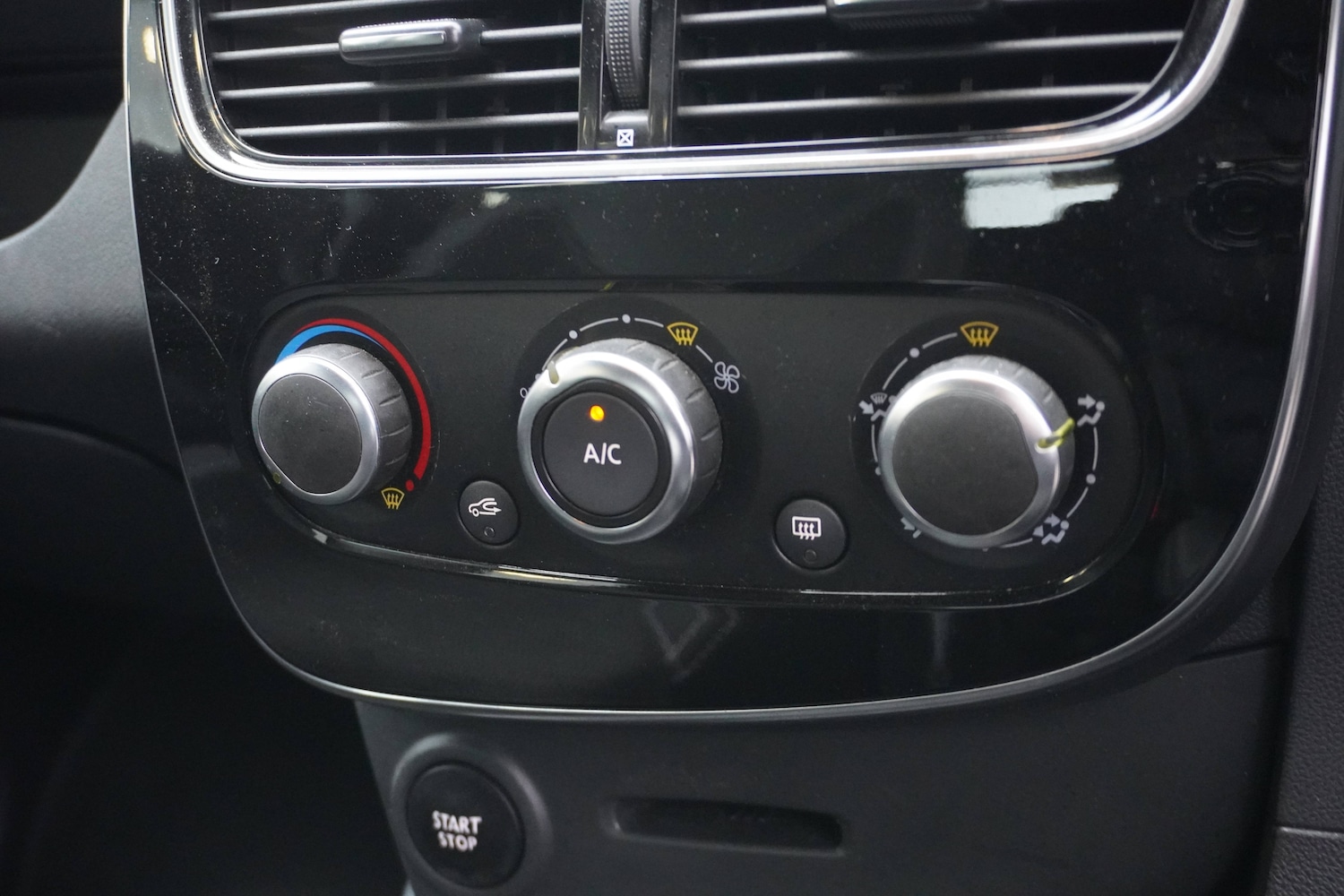 Used Renault Clio 2025 for sale - 76598710: Photo 25