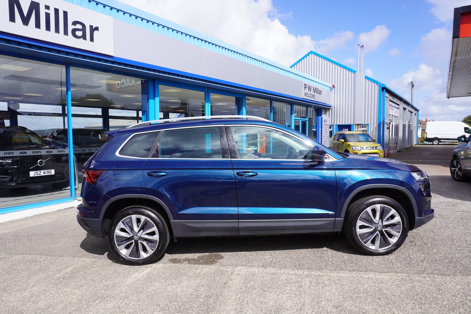 Used Skoda Karoq 2023 for sale - 76598646: Photo 2