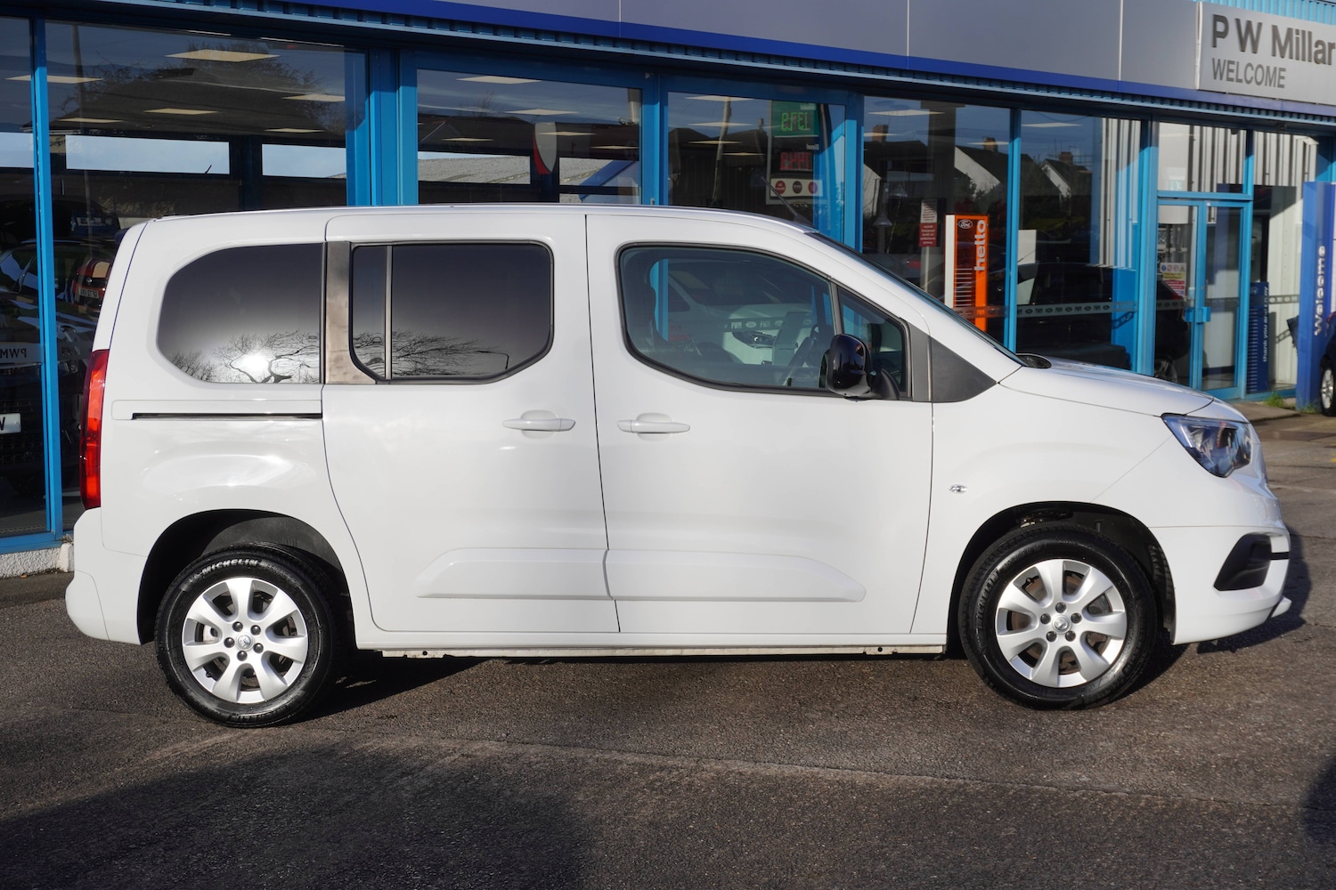 Used Vauxhall Combo Life 2022 for sale - 77006552: Photo 2