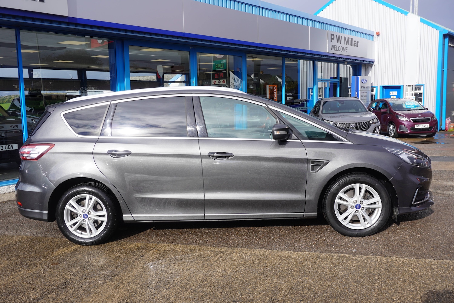 Used Ford S-Max 2020 for sale - 76598608: Photo 2