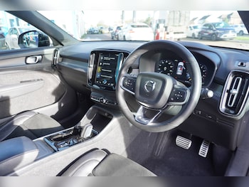 Used Volvo XC40 2022 for sale - 76598713: Photo