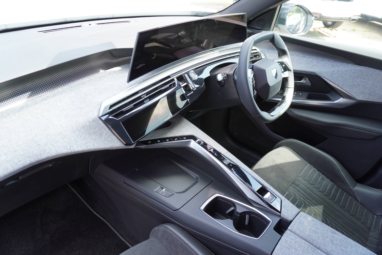 Used Peugeot 5008 2024 for sale - 76598664: Photo 28