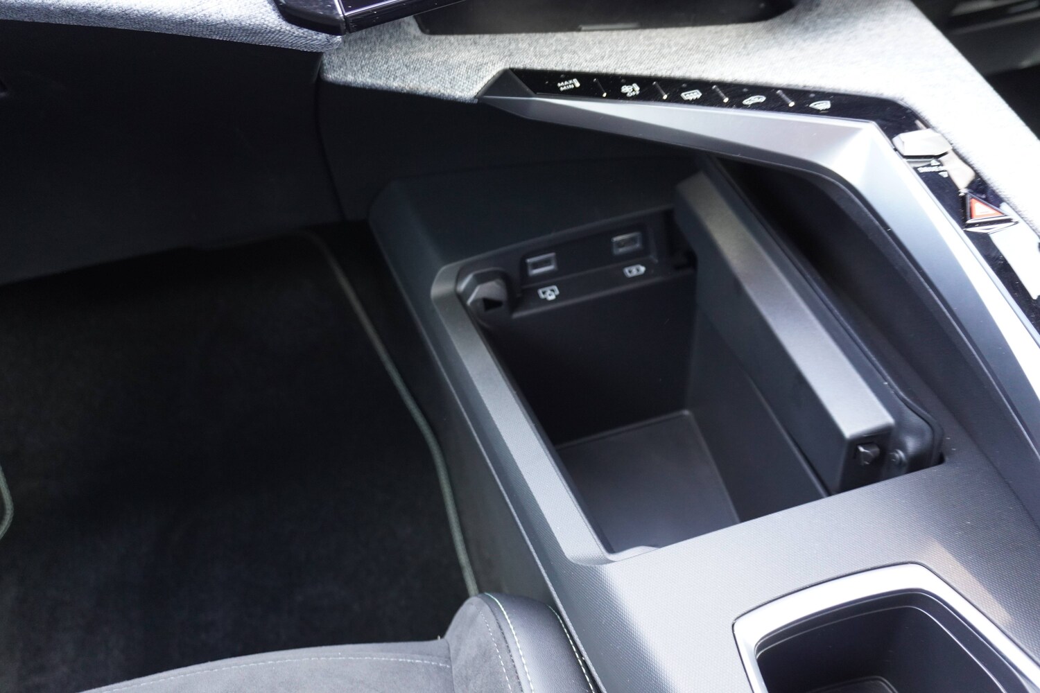 Used Peugeot 5008 2024 for sale - 76598664: Photo 32