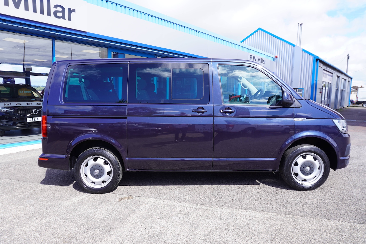 Used Volkswagen Transporter 2018 for sale - 76598640: Photo 2