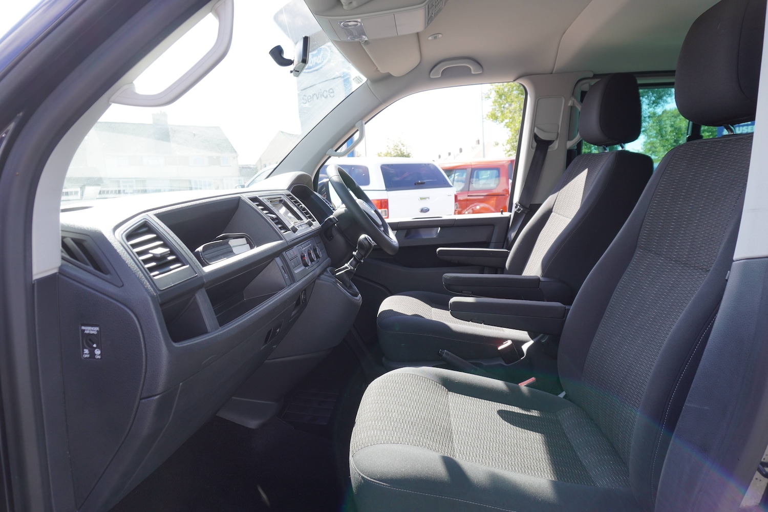 Used Volkswagen Transporter 2018 for sale - 76598640: Photo 20