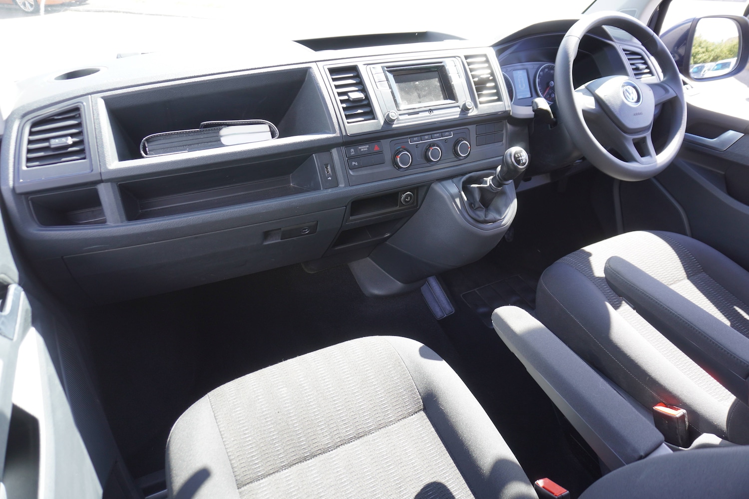 Used Volkswagen Transporter 2018 for sale - 76598640: Photo 22