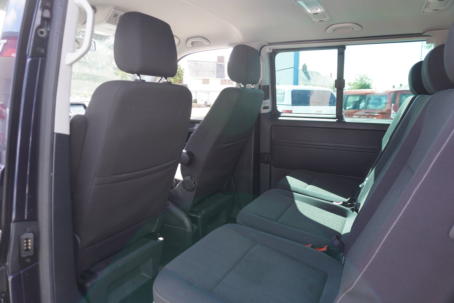 Used Volkswagen Transporter 2018 for sale - 76598640: Photo 24