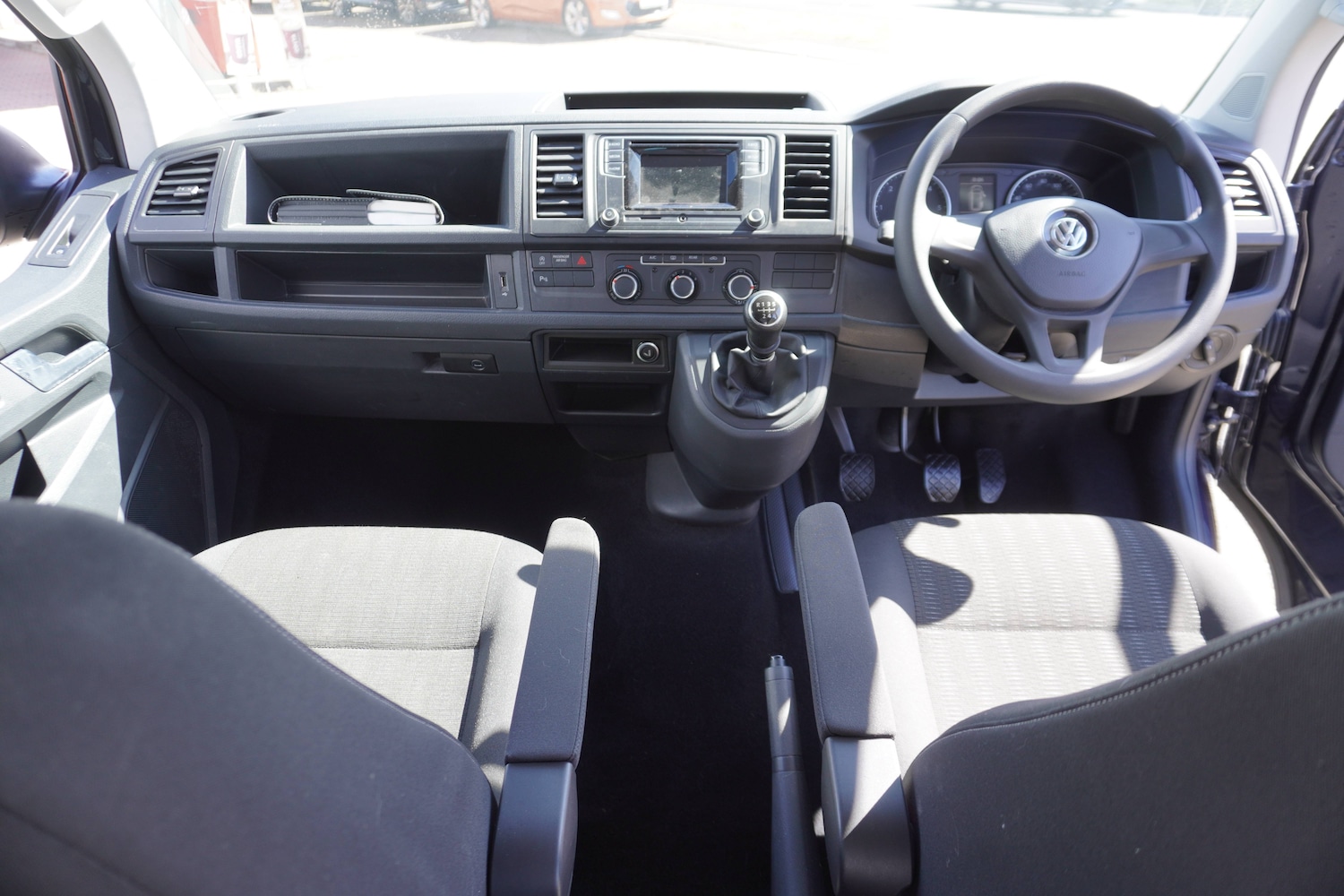 Used Volkswagen Transporter 2018 for sale - 76598640: Photo 29