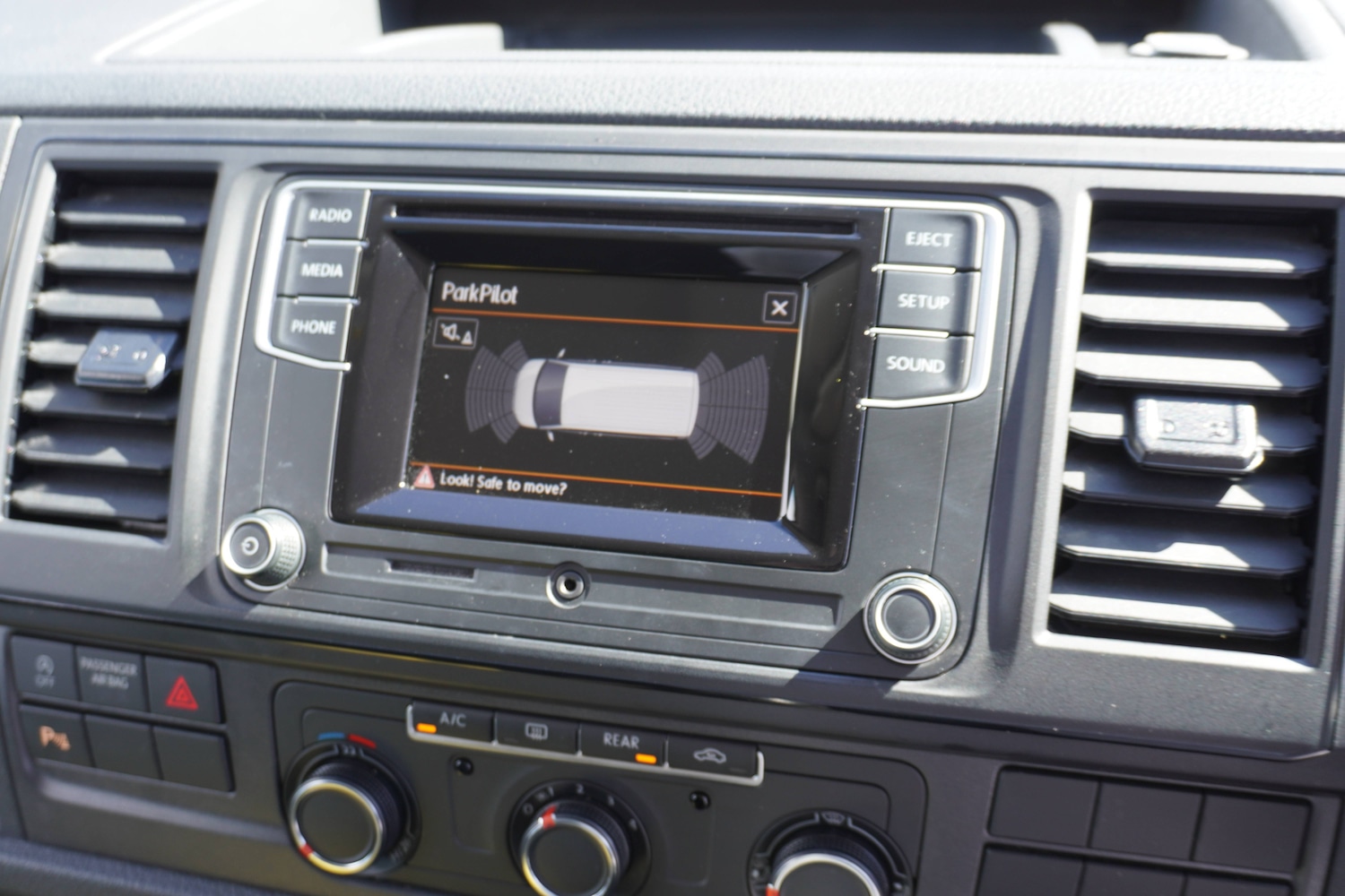 Used Volkswagen Transporter 2018 for sale - 76598640: Photo 32