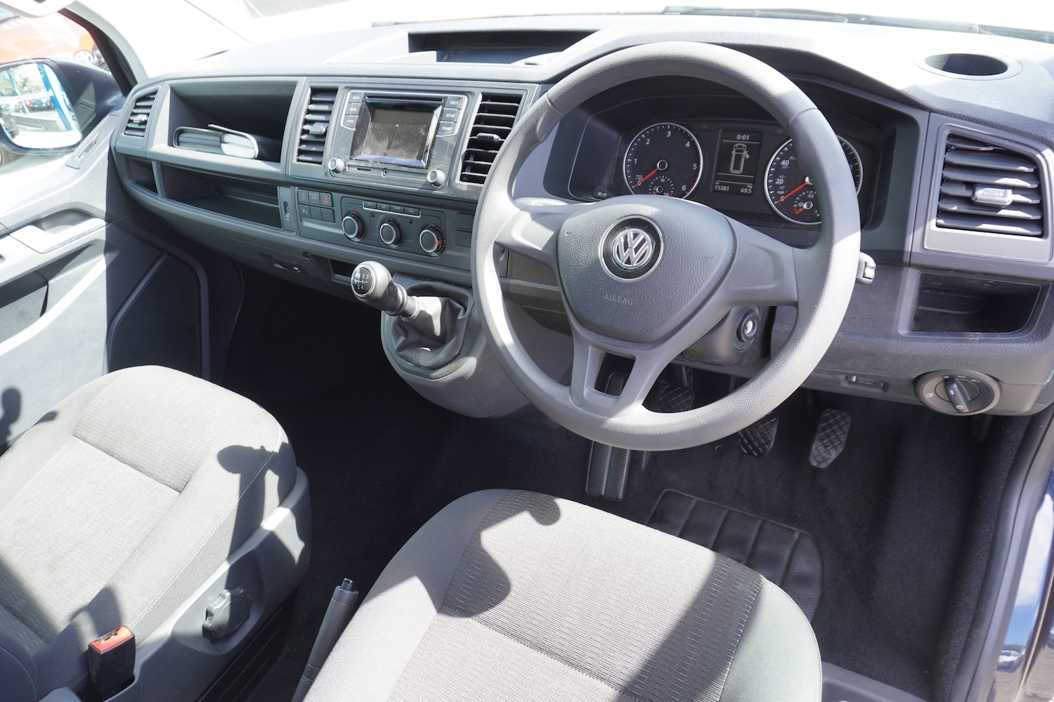 Used Volkswagen Transporter 2018 for sale - 76598640: Photo 4