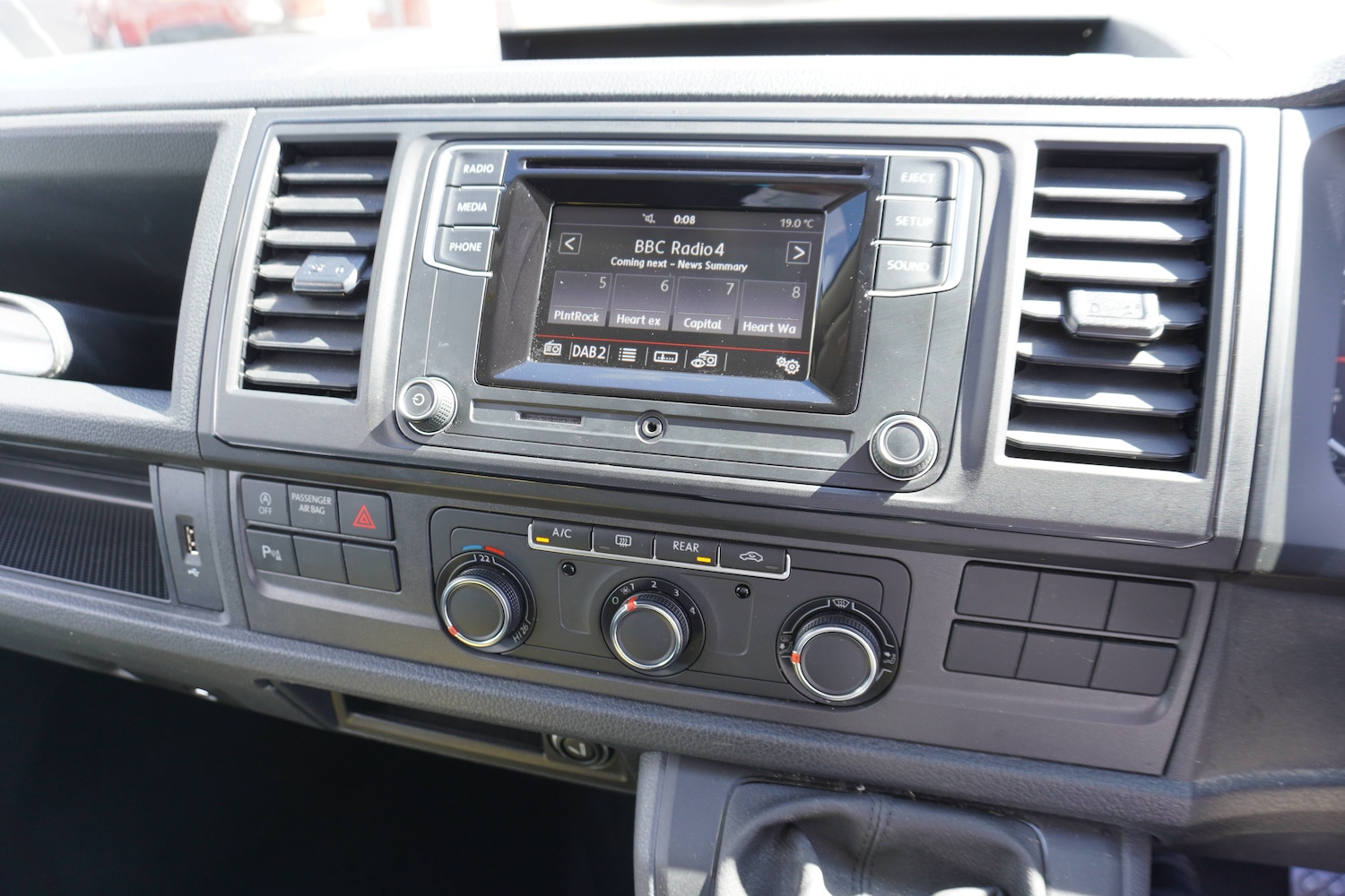 Used Volkswagen Transporter 2018 for sale - 76598640: Photo 5