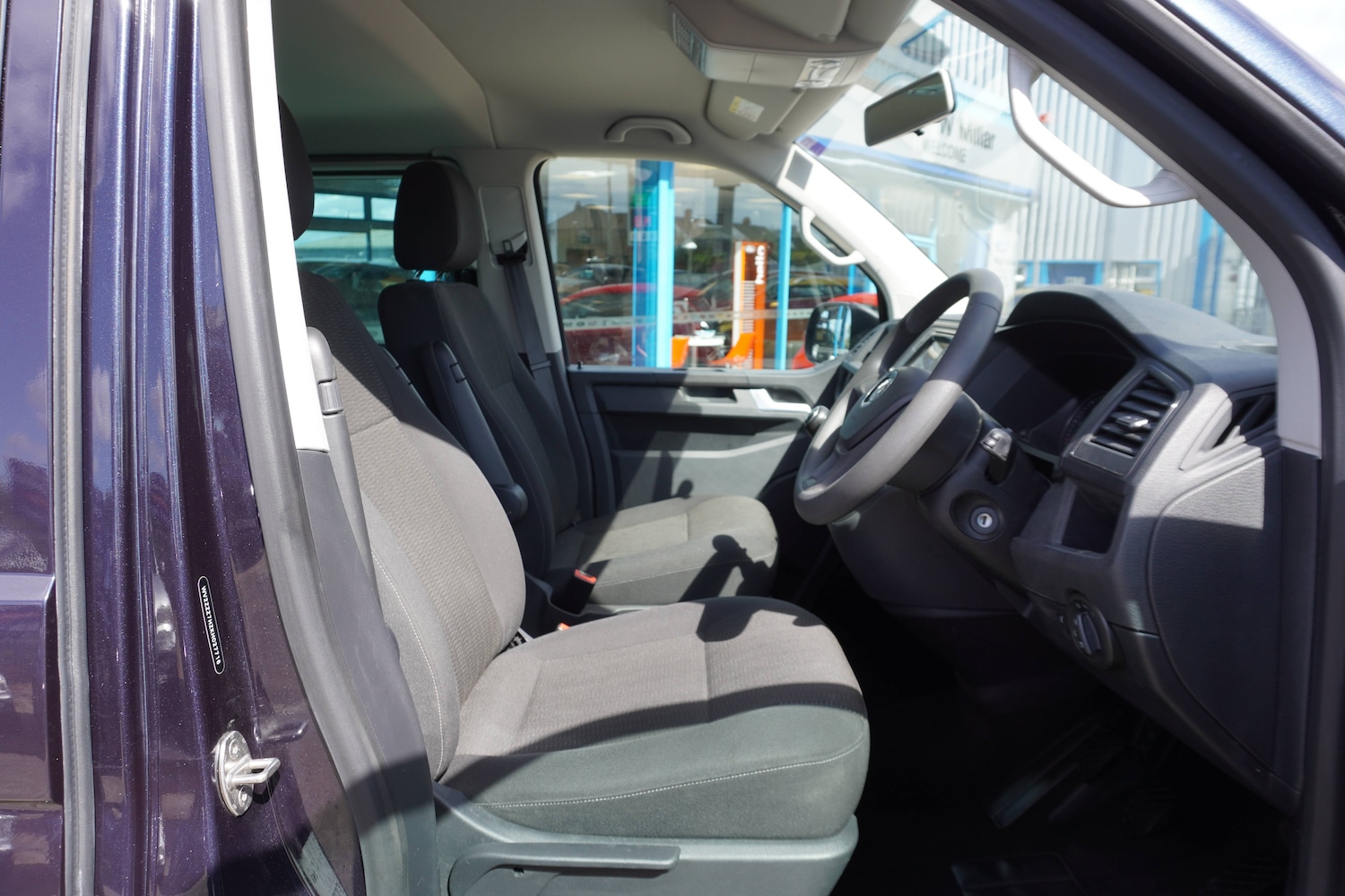 Used Volkswagen Transporter 2018 for sale - 76598640: Photo 7