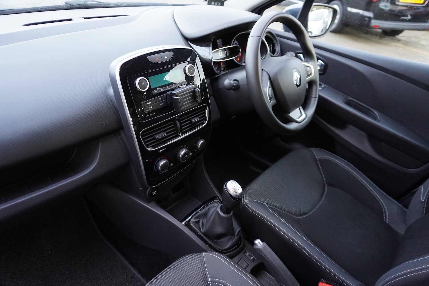 Used Renault Clio 2025 for sale - 76598720: Photo 17