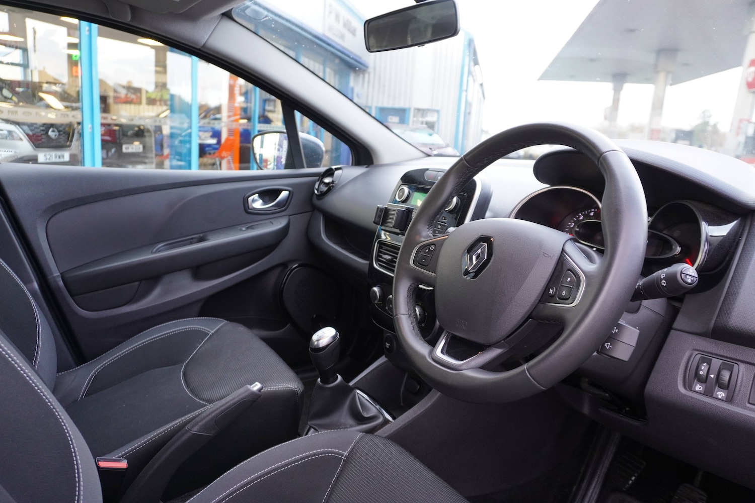 Used Renault Clio 2025 for sale - 76598720: Photo 4