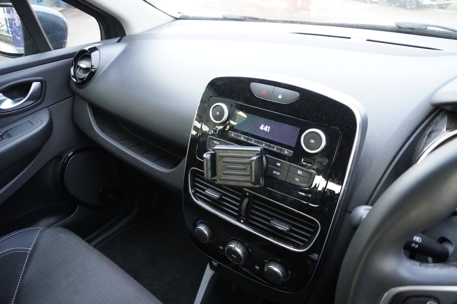 Used Renault Clio 2025 for sale - 76598720: Photo 5
