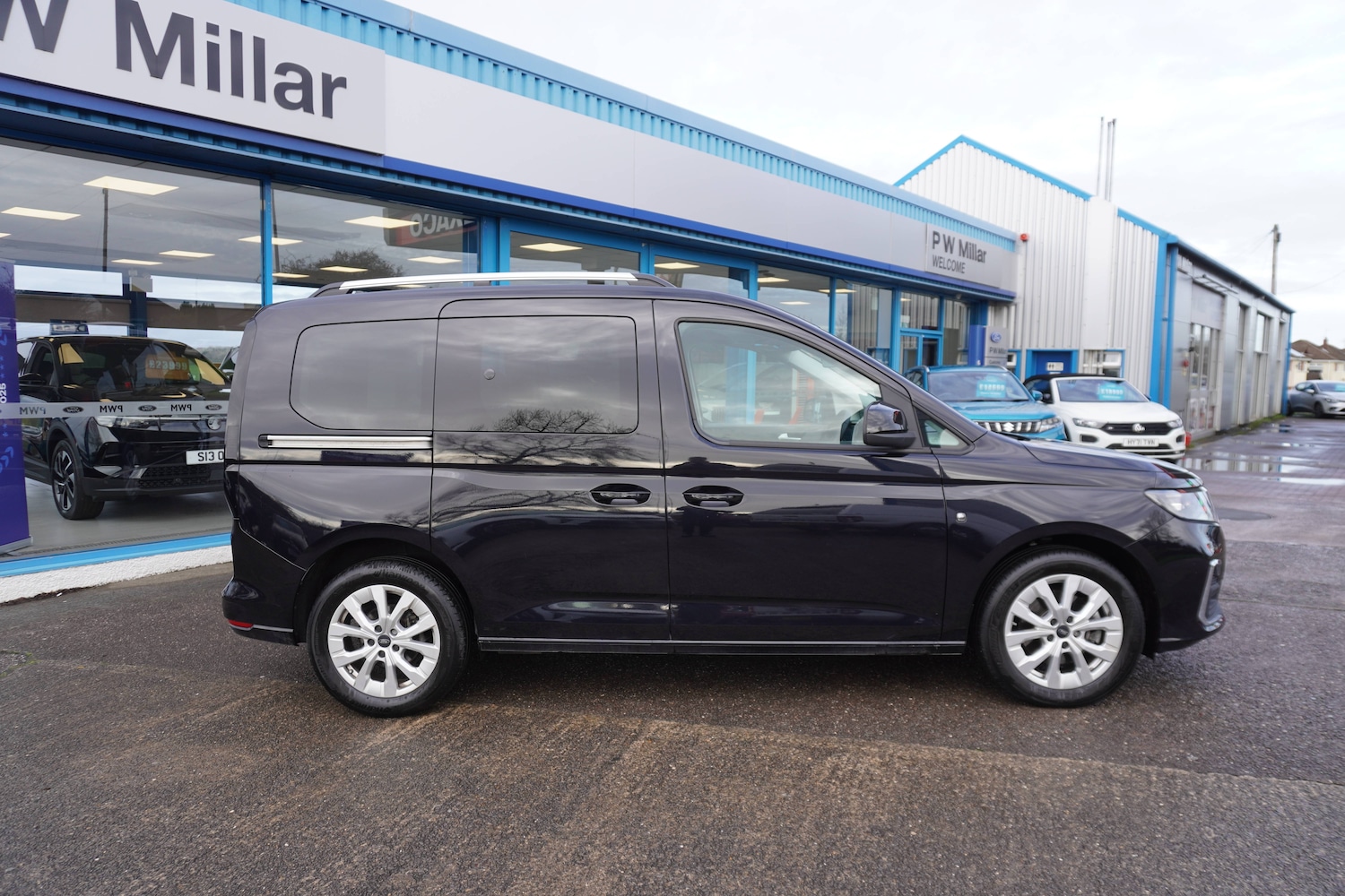 Used Ford Tourneo Connect 2024 for sale - 76879643: Photo 2