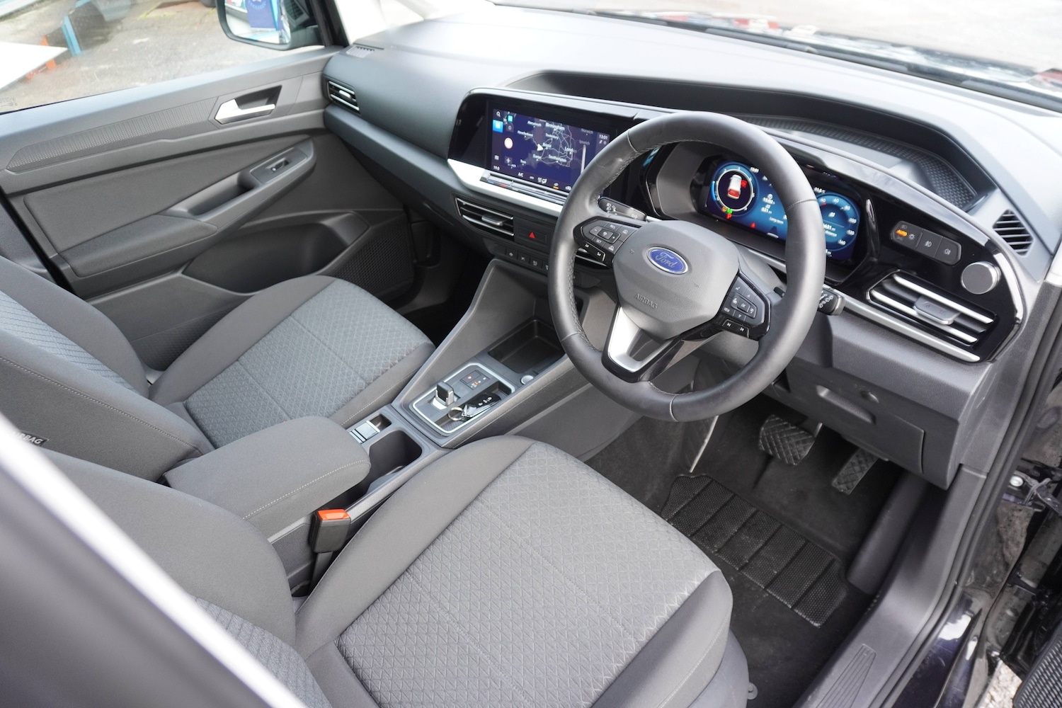 Used Ford Tourneo Connect 2024 for sale - 76879643: Photo 4