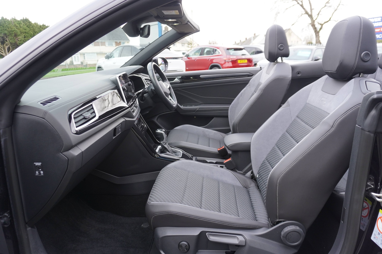 Used Volkswagen T-Roc 2023 for sale - 76694547: Photo 23