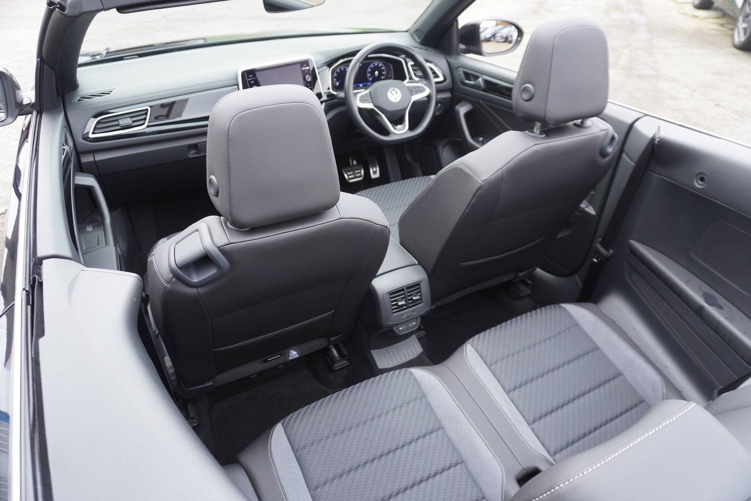 Used Volkswagen T-Roc 2023 for sale - 76694547: Photo 25