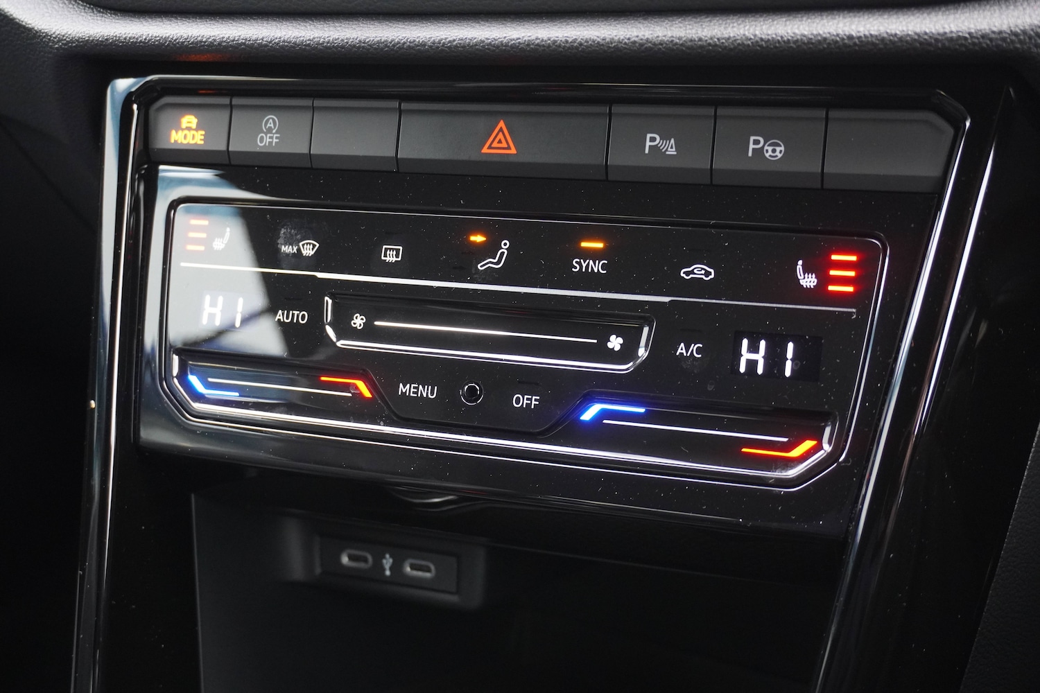 Used Volkswagen T-Roc 2023 for sale - 76694547: Photo 39