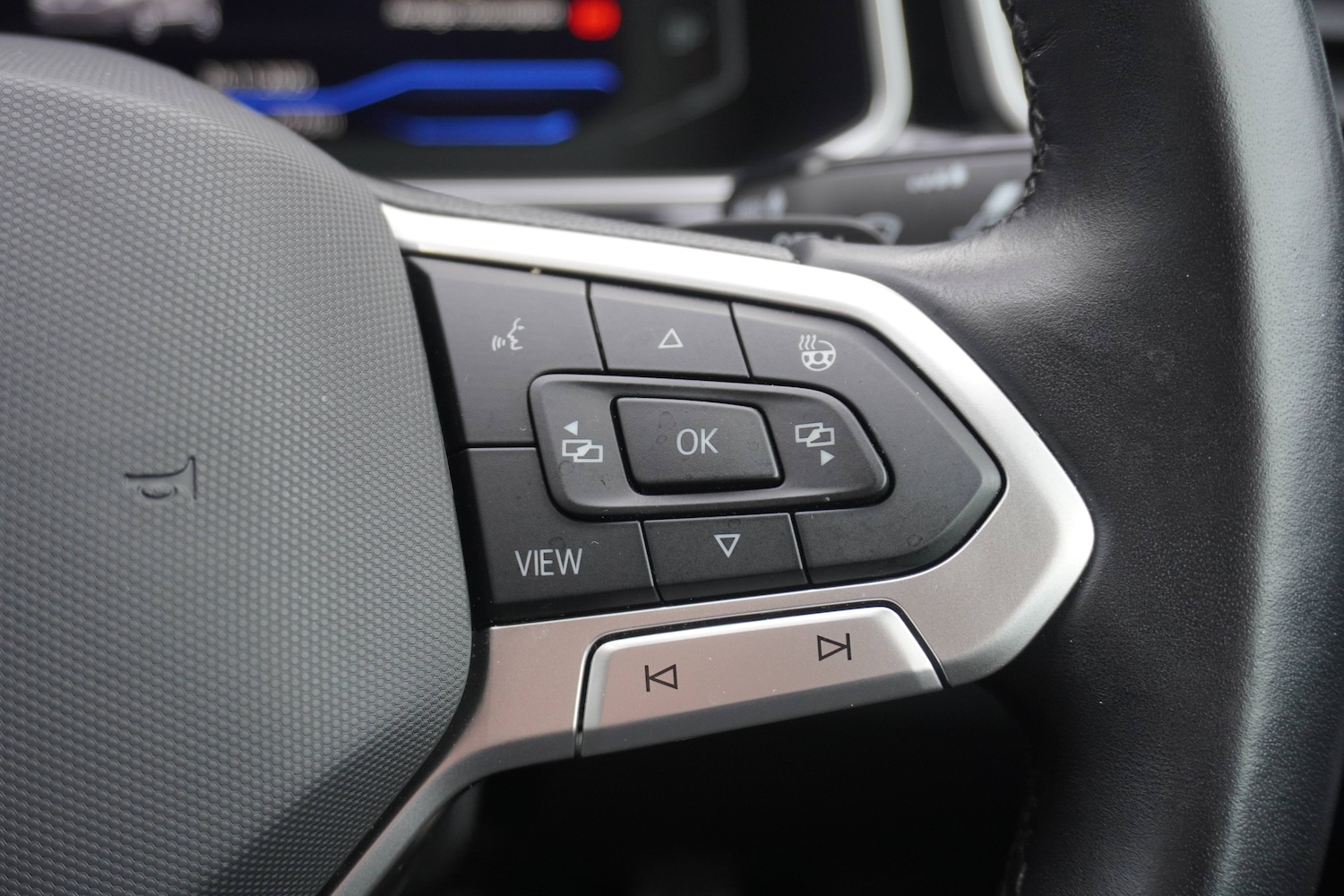 Used Volkswagen T-Roc 2023 for sale - 76694547: Photo 41