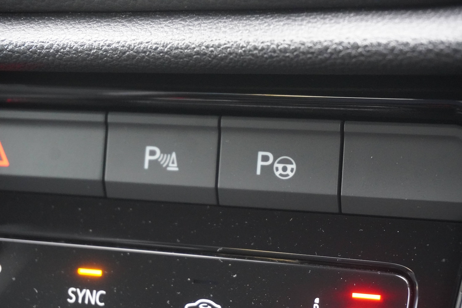 Used Volkswagen T-Roc 2023 for sale - 76694547: Photo 43