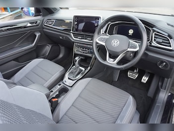 Used Volkswagen T-Roc 2023 for sale - 76694547: Photo