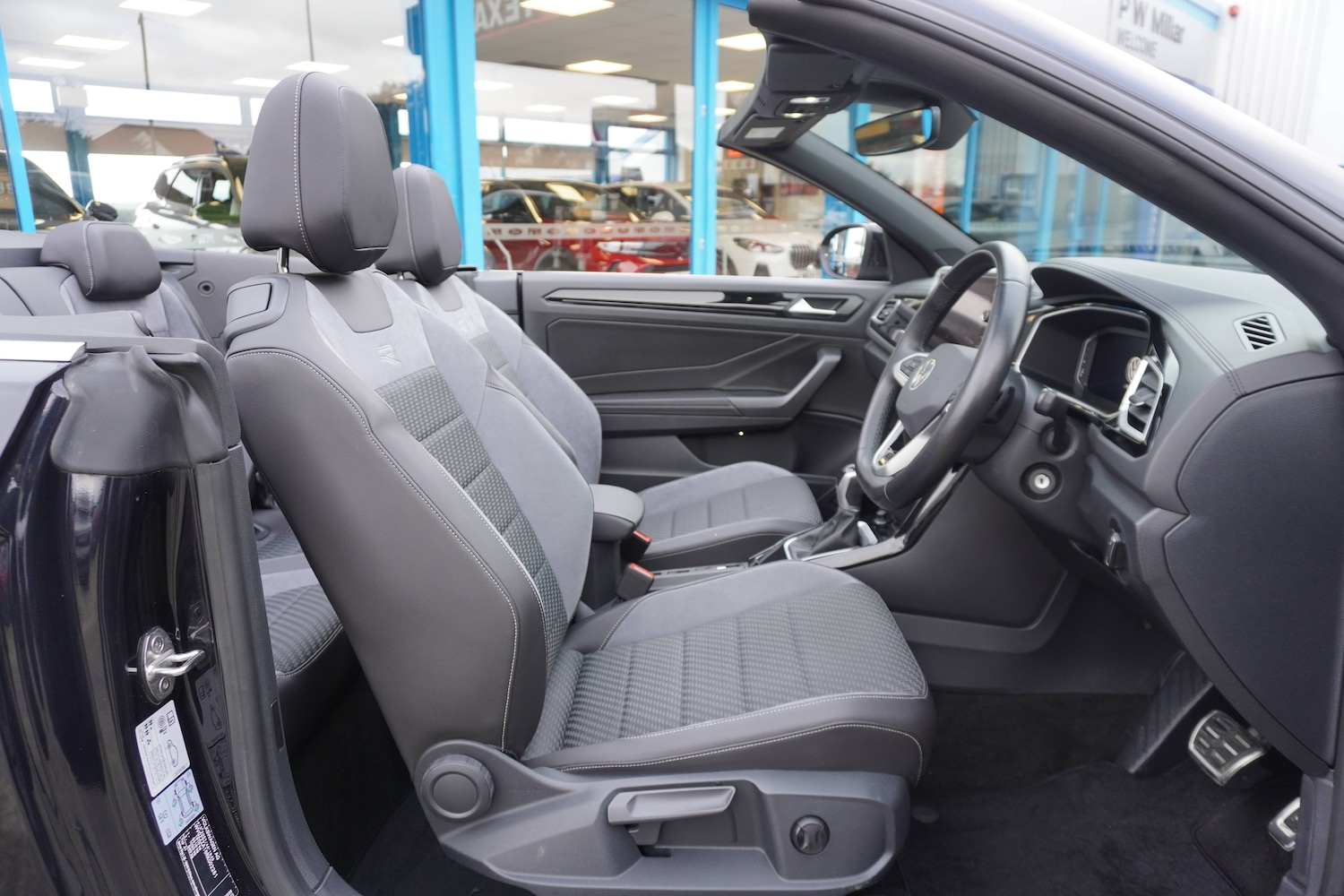 Used Volkswagen T-Roc 2023 for sale - 76694547: Photo 6