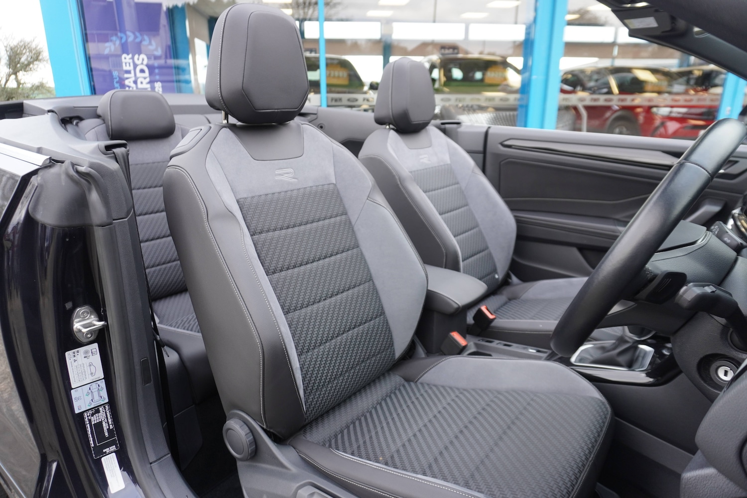 Used Volkswagen T-Roc 2023 for sale - 76694547: Photo 7