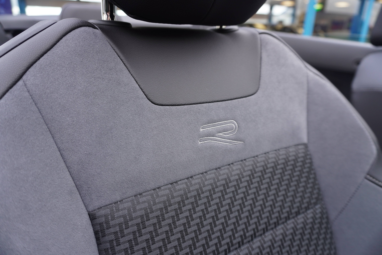 Used Volkswagen T-Roc 2023 for sale - 76694547: Photo 8