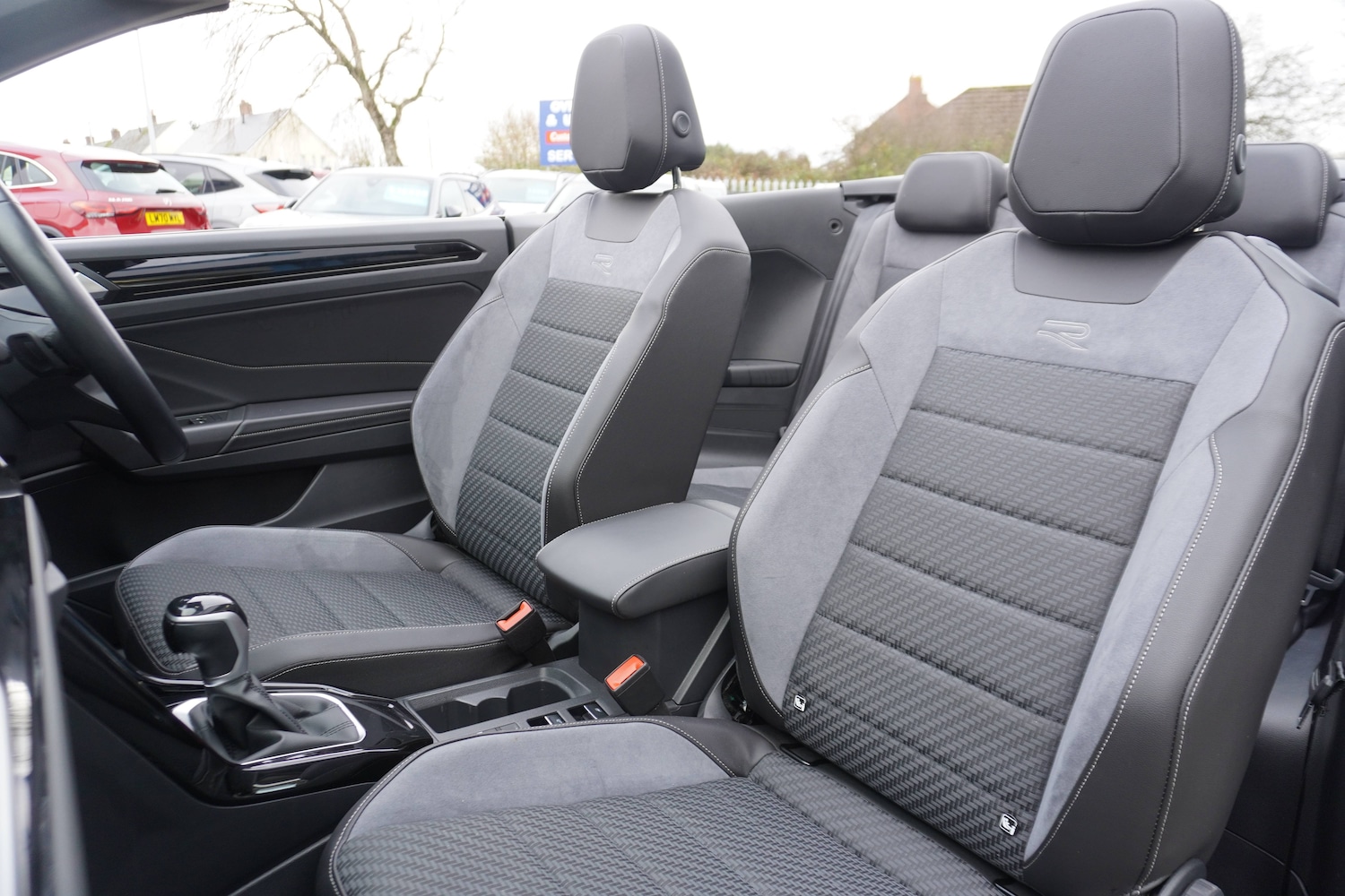 Used Volkswagen T-Roc 2023 for sale - 76694547: Photo 9