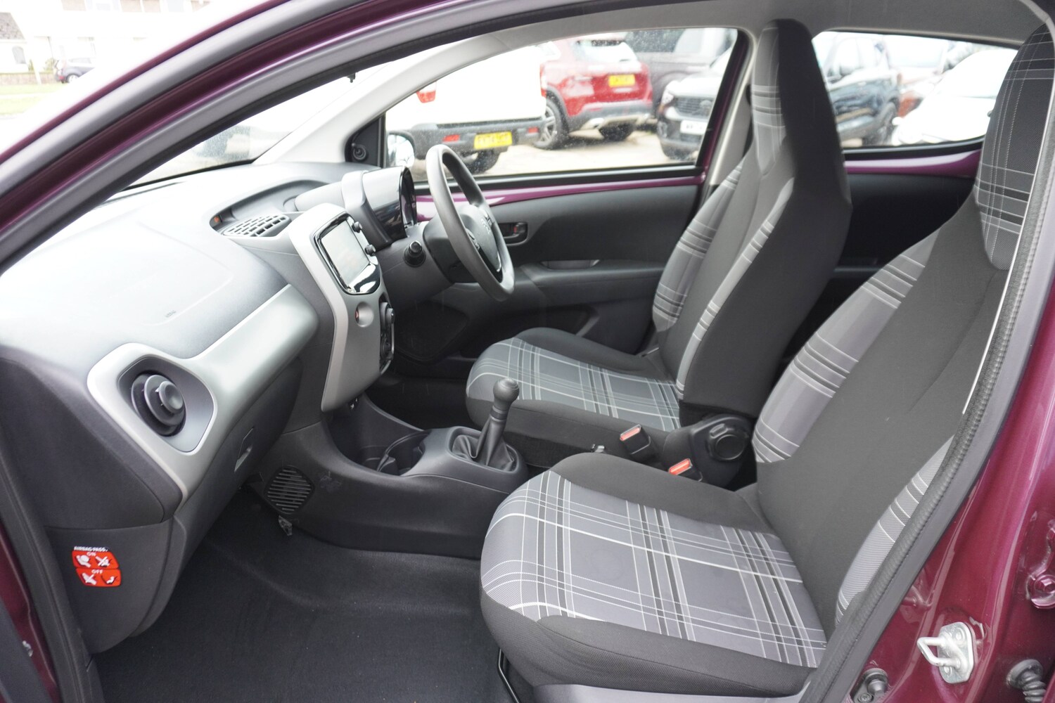 Used Peugeot 108 2017 for sale - 76598627: Photo 24