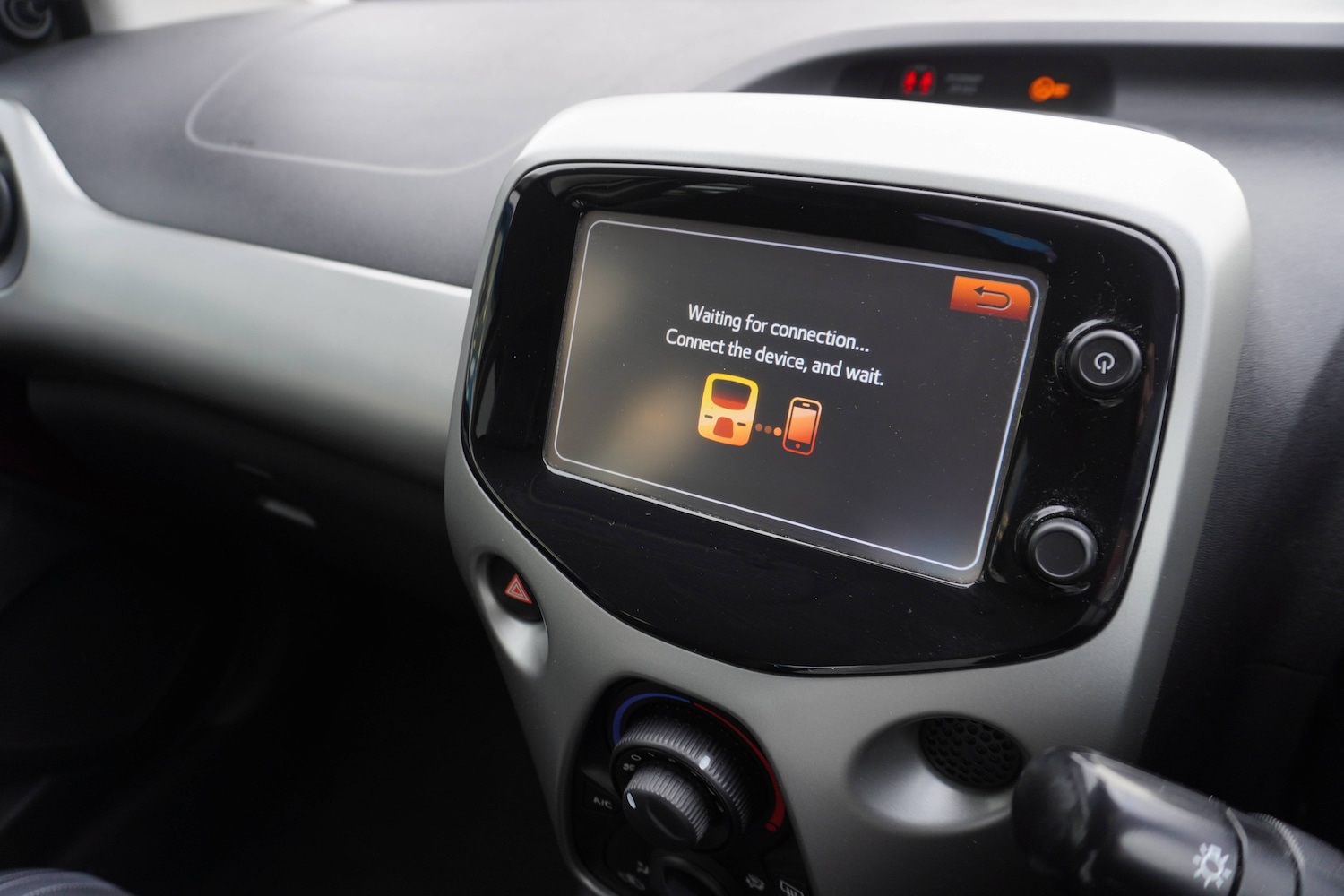 Used Peugeot 108 2017 for sale - 76598627: Photo 9