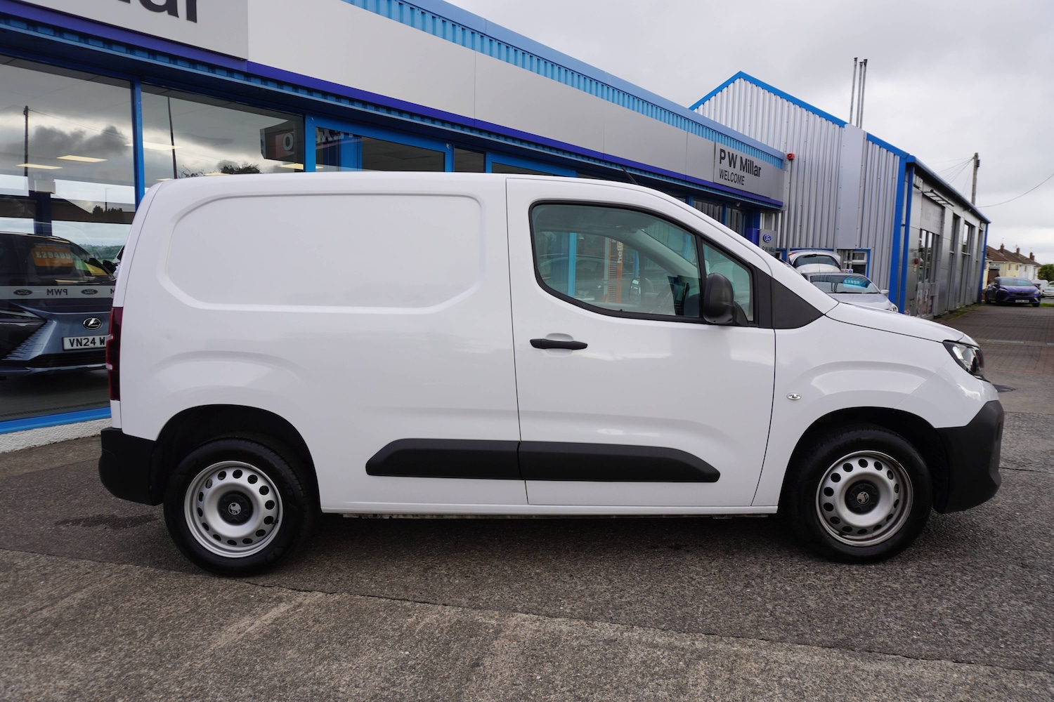 Used Vauxhall Combo 2024 for sale - 76598643: Photo 2