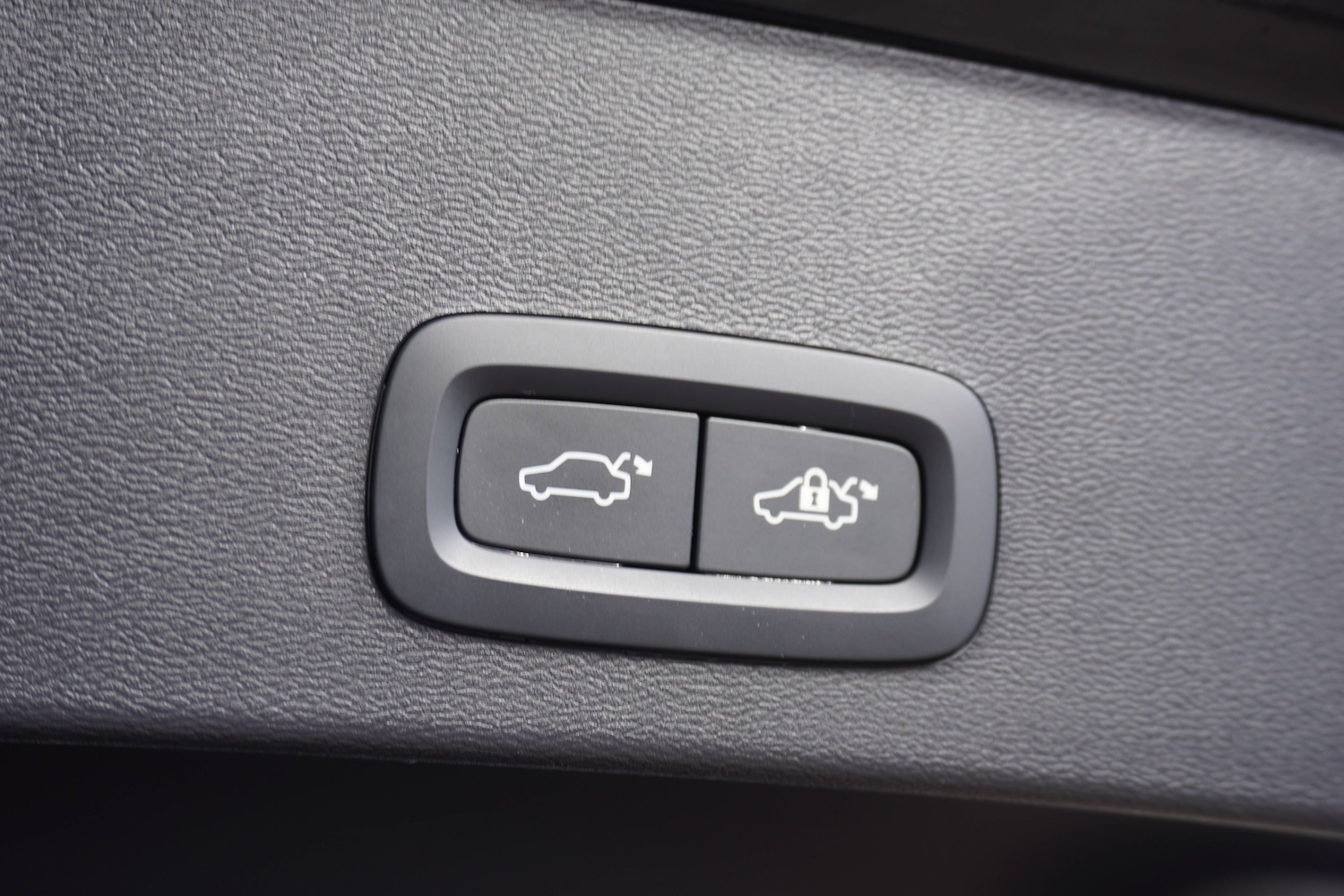 Used Volvo XC40 2025 for sale - 76598709: Photo 16