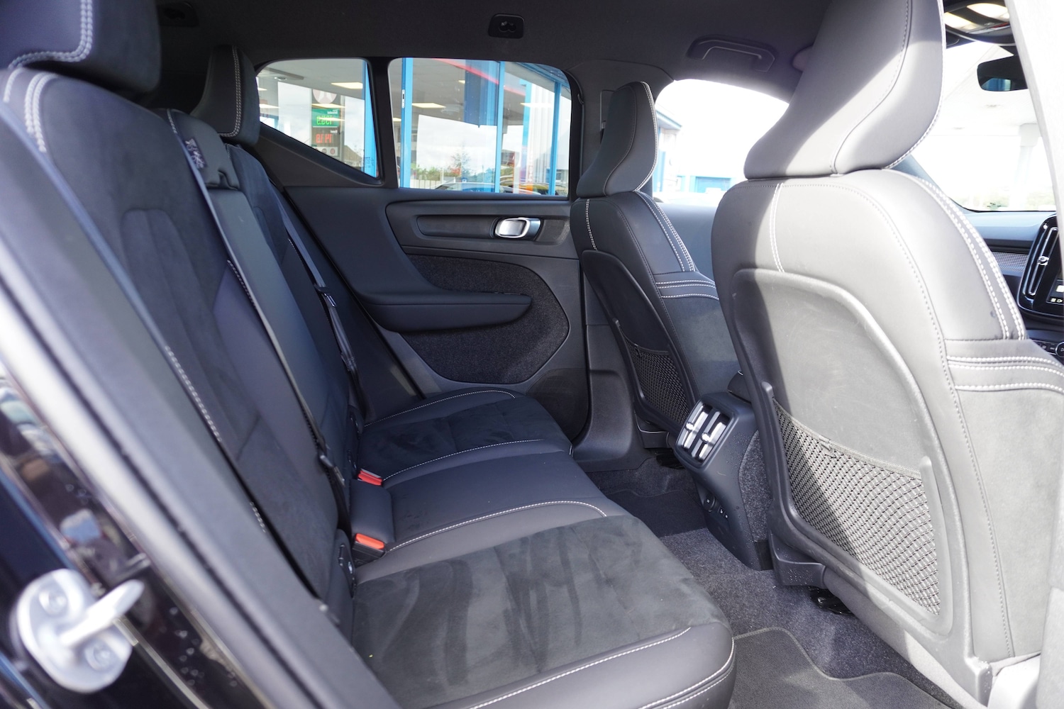 Used Volvo XC40 2025 for sale - 76598709: Photo 28