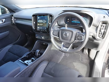 Used Volvo XC40 2025 for sale - 76598709: Photo