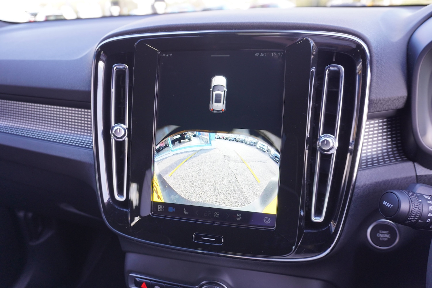 Used Volvo XC40 2025 for sale - 76598709: Photo 6