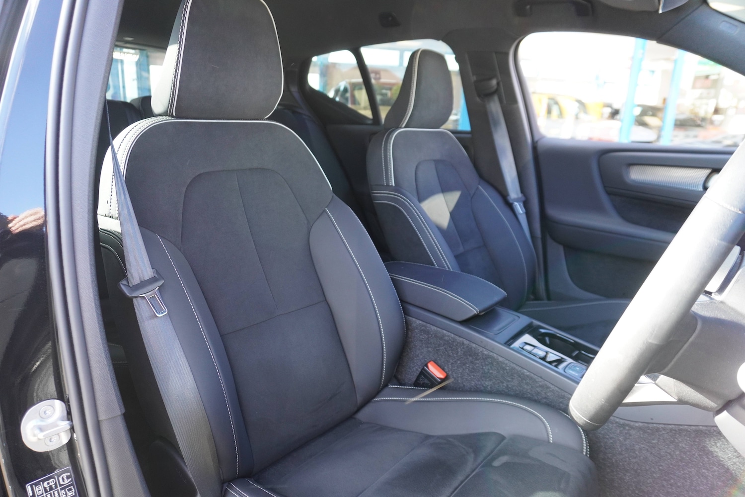 Used Volvo XC40 2025 for sale - 76598709: Photo 8