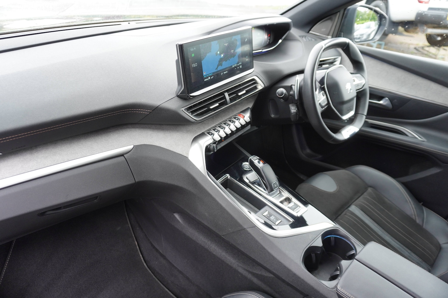 Used Peugeot 3008 2022 for sale - 76598637: Photo 4