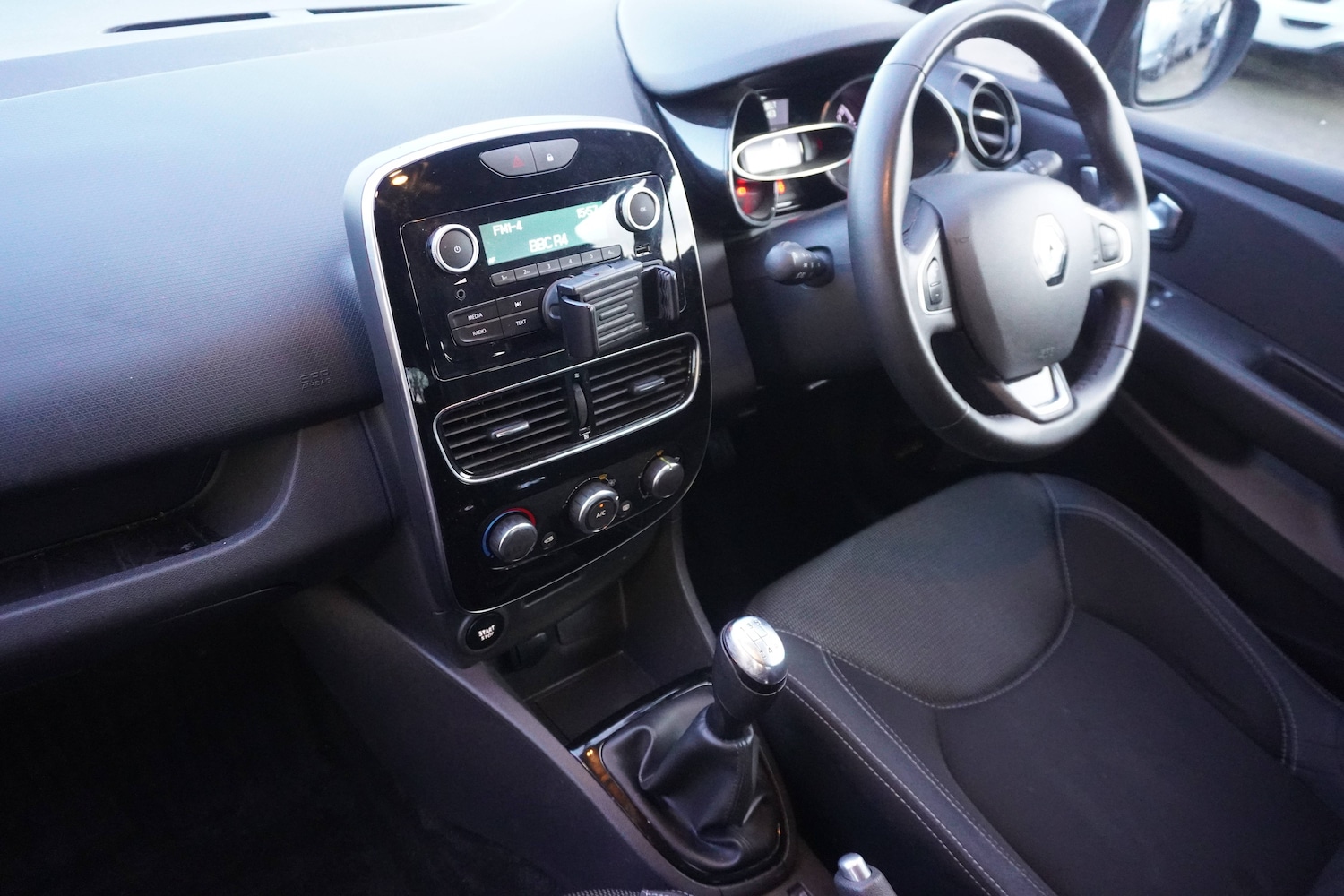 Used Renault Clio 2025 for sale - 76809347: Photo 19