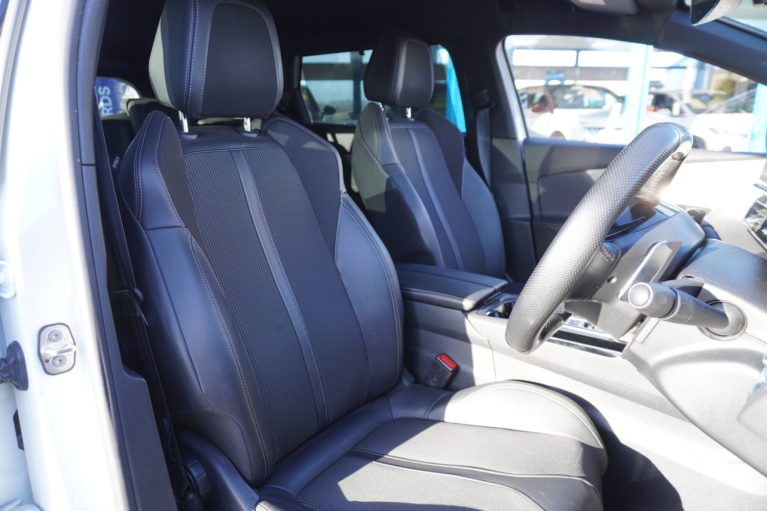 Used Peugeot 5008 2022 for sale - 76931460: Photo 9