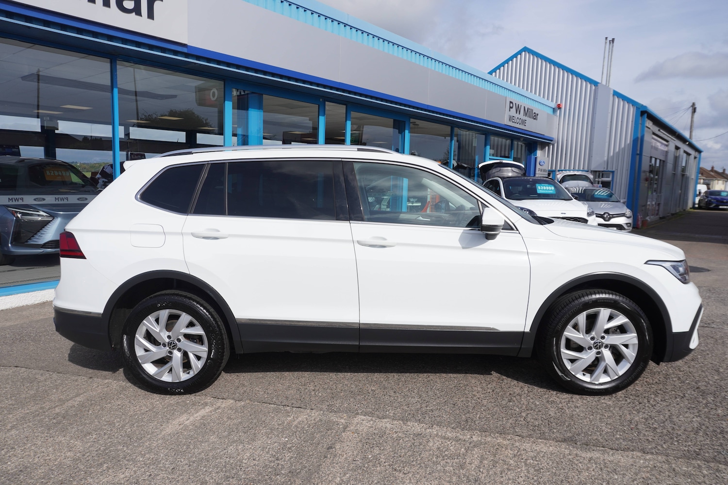 Used Volkswagen Tiguan Allspace 2023 for sale - 76598615: Photo 2
