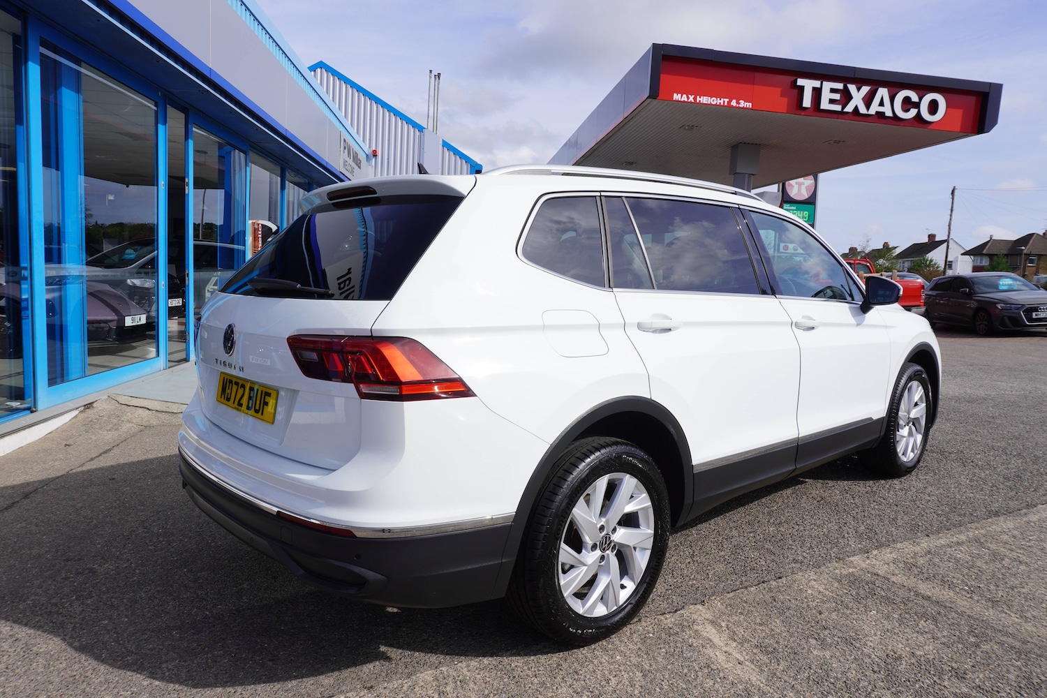 Used Volkswagen Tiguan Allspace 2023 for sale - 76598615: Photo 3