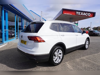 Used Volkswagen Tiguan Allspace 2023 for sale - 76598615: Photo